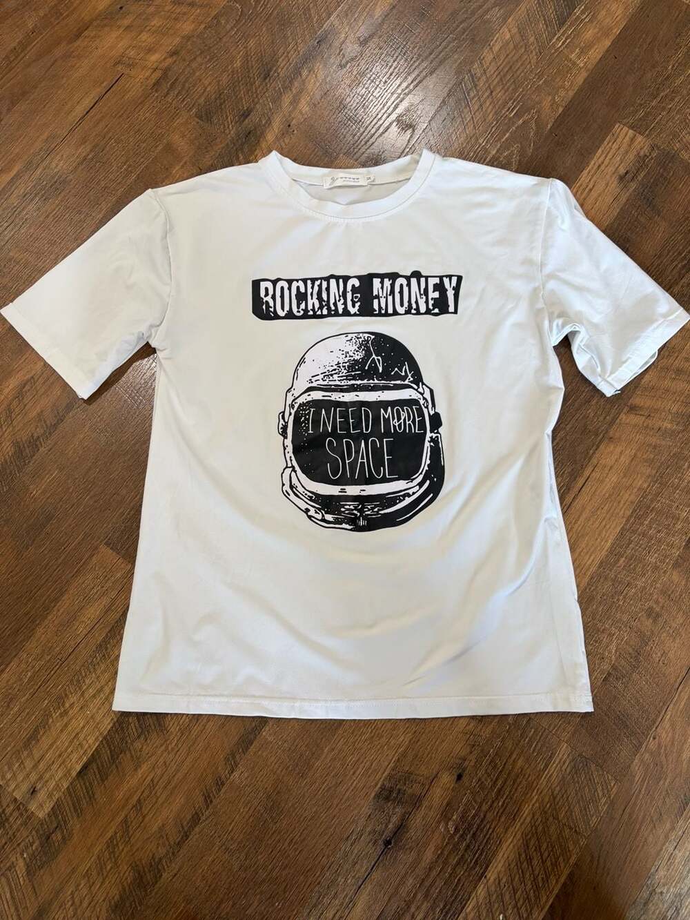 Korean Streetwear Rocking Money "I Need More Space" T Shirt